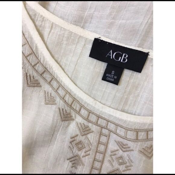 AGB flowey white embroidered cold shoulder caftan blouse - Picture 5 of 5